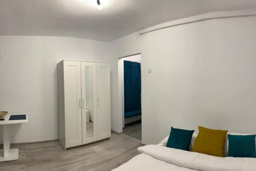 Cozy Studio Apartament Zalău Exteriör bild